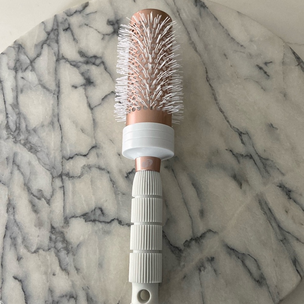 New T3 Volume 2.0 2” Round Brush. New and Not Used.